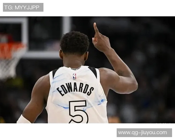 爱德华兹前四节表现低迷加时发力独得5分全场贡献7分4板3助