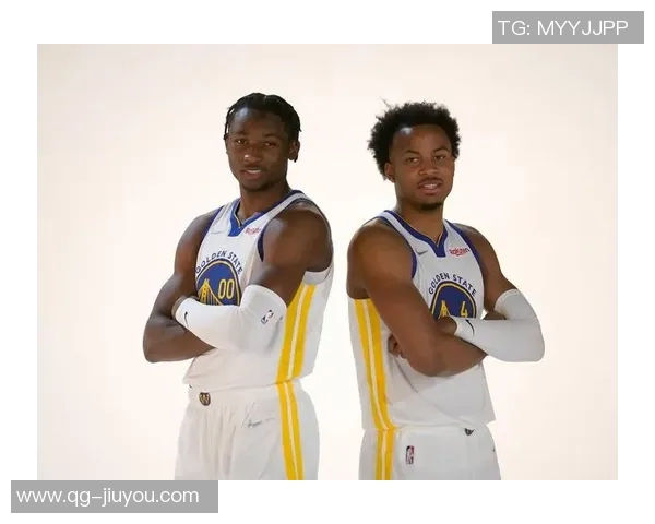 勇士新阵容亮相库里携手穆迪与威尔理查德共筑冠军梦想 勇士新阵容亮相库里携手穆迪与威尔理查德共筑冠军梦想