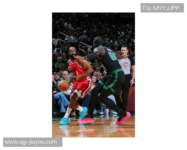 哈登首节表现抢眼送出8助攻3分3篮板助力球队攻防转换 哈登首节表现抢眼送出8助攻3分3篮板助力球队攻防转换