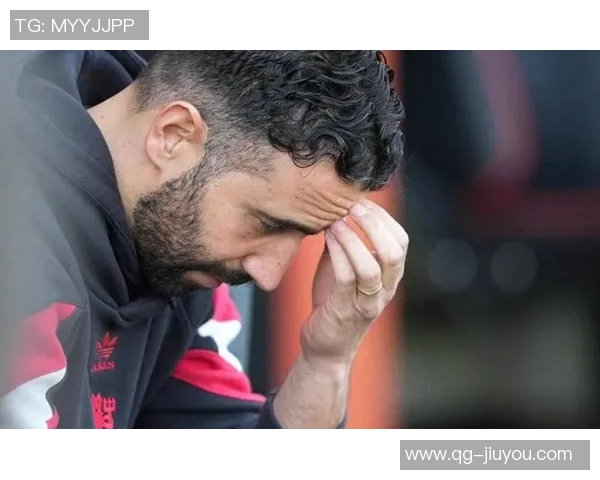 曼联理发哥高歌阿莫林之歌庆祝球队联赛三连胜仅需两场胜利