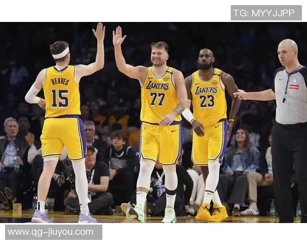 皮尔斯建议詹姆斯担任替补角色以减少球权需求并提升球队进攻效率