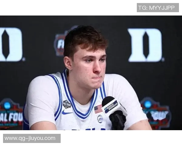 弗拉格称赞莱昂纳德为攻防一体的顶尖球员一直是我努力追求的目标